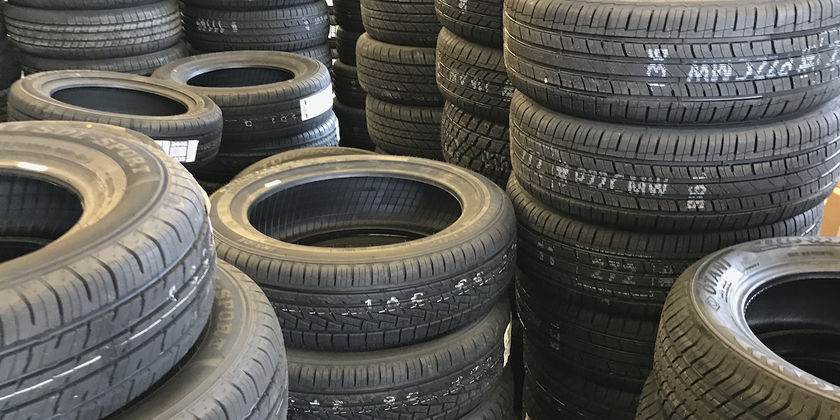 اضغط على الصورة لعرض أكبر

الاسم: Assorted_stacked_automotive_tires.jpg
الحجم: 295.7 كيلوبايت
رقم التعريف: 225451