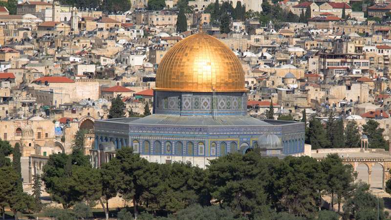 اضغط على الصورة لعرض أكبر

الاسم: Dome-of-the-Rock-monument-Islamic-Jerusalem.jpg
الحجم: 74.4 كيلوبايت
رقم التعريف: 225760